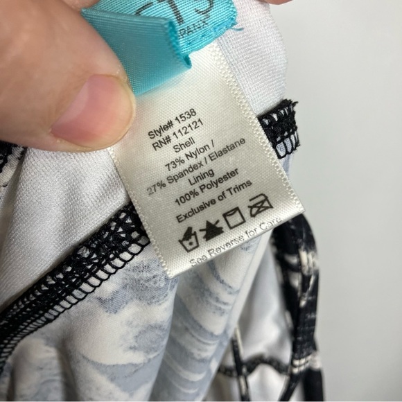 Love your Assets by Spanx tankini top push up swimsuit black & white size small - Picture 10 of 10